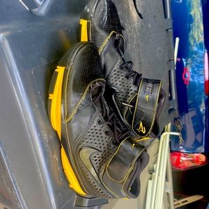 Nike Size 13 Black & Yellow Kobe Bryant Original Zoom Real Leather New Condition